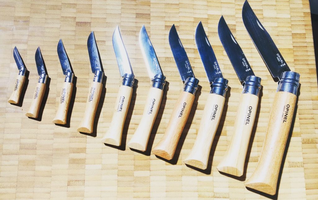 Opinel : les couteaux Opinel rangés par ordre de taille